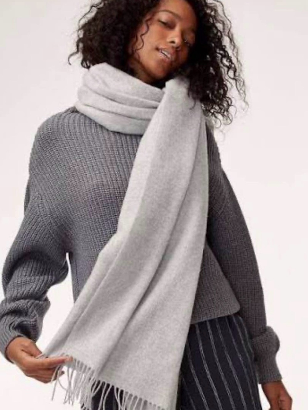 Wilfred Light Gray Fringe Scarf